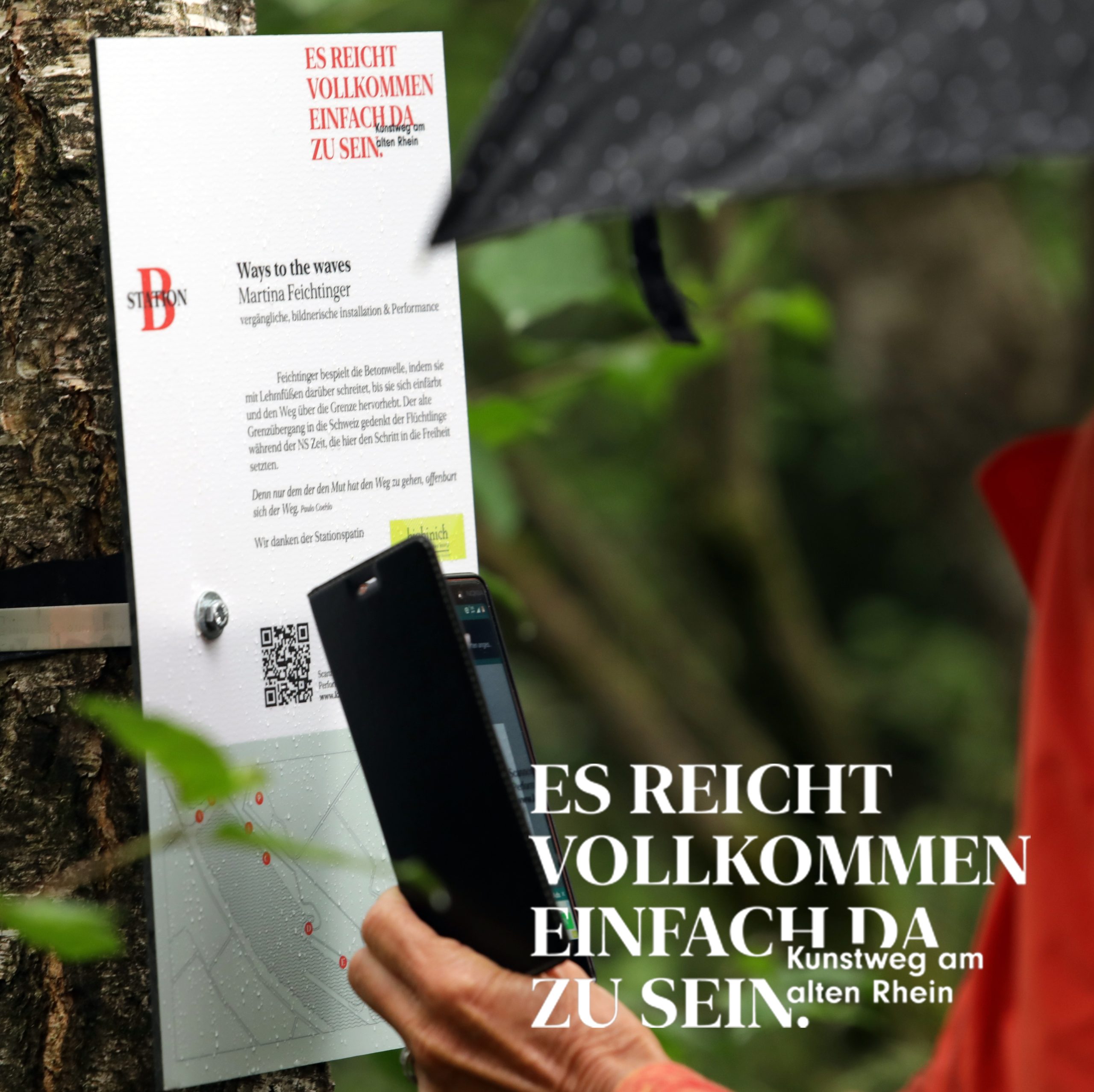 Stationsschild mit QR Code zum Performance Video (Foto: SImon Kathan)